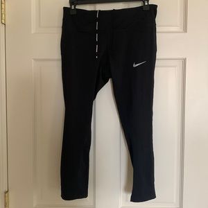 Nike black cropped legging
